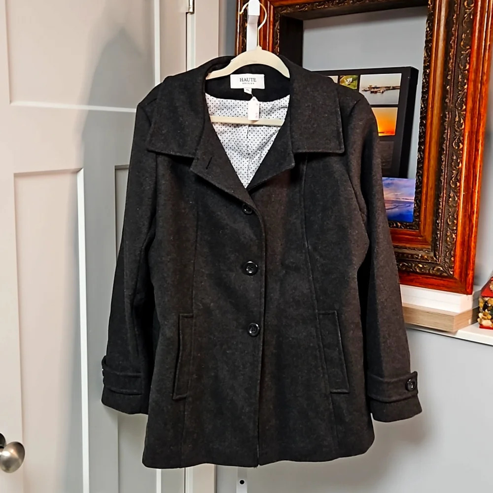 NWOT Haute wool coat size xl